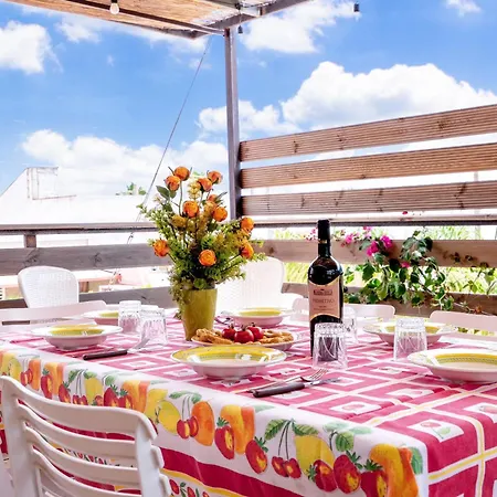 L'attico Di Romolo A 150 Mt Dal Mare Holiday home *